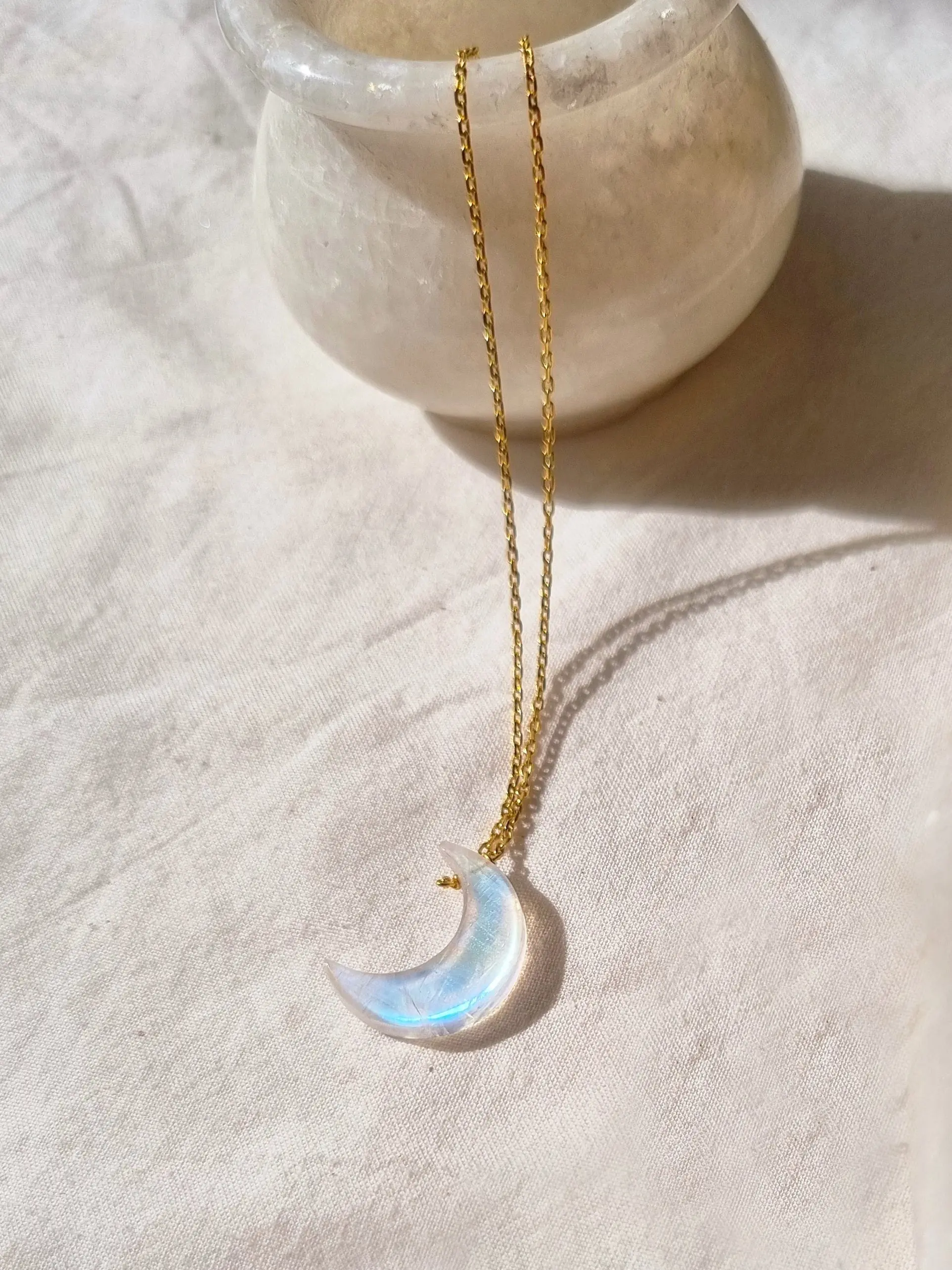 The Magic of Moonstone Jewellery: A Timeless Gem of Elegance