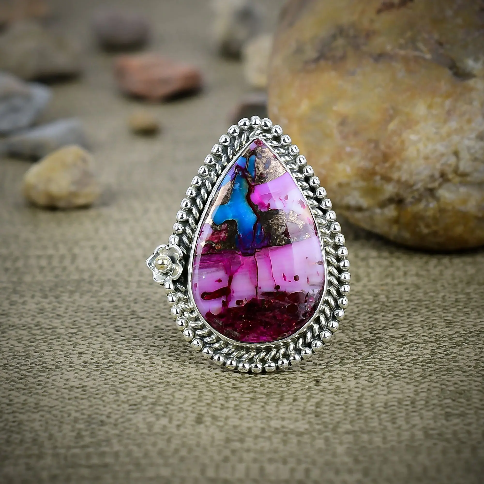 Spiny Oyster Turquoise Ring