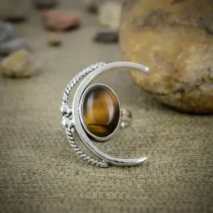 Natural Tiger's Eye Statement Ring in Hallmarked 925 Sterling Silver