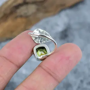 Nakshmart 925 Sterling Silver Peridot Bezel Statement Ring