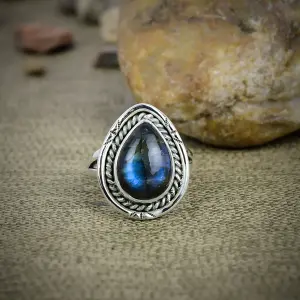 Nakshmart Natural Labradorite Bezel Statement Ring in 925 Silver